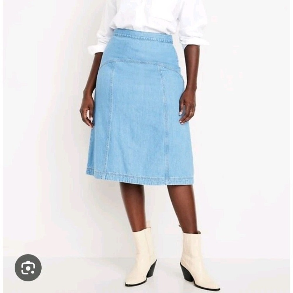 Old Navy Light Wash‎ Drapey Denim Plus Size A-Line High Rise Midi Skirt Size 28